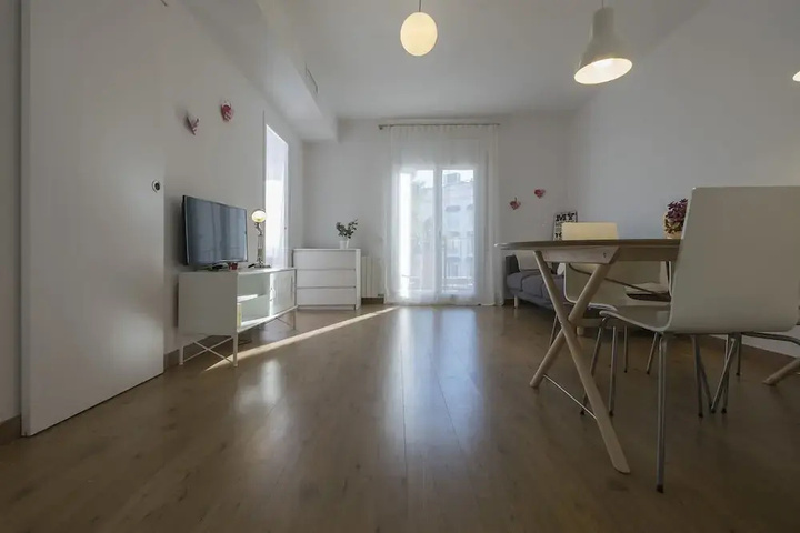 Room 6 of 15