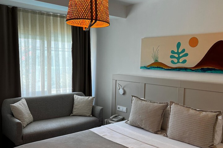 Room 28 of 71