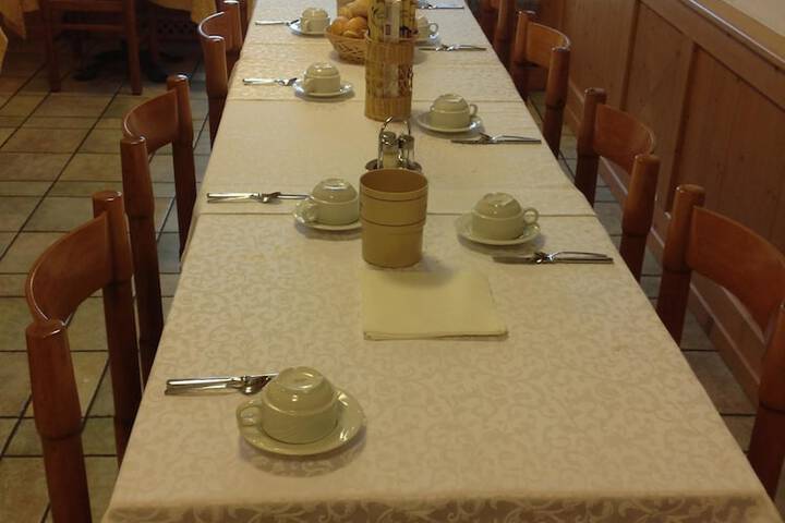 Breakfast/Coffee Service 17 of 30