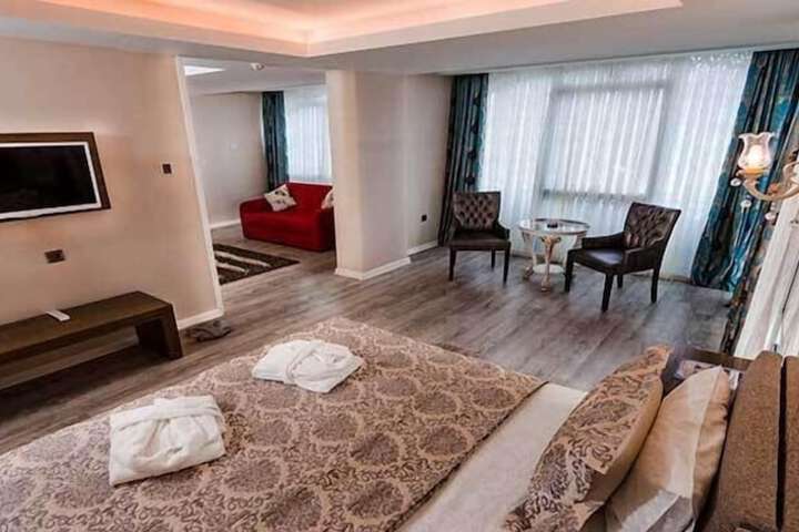 Room 11 of 31