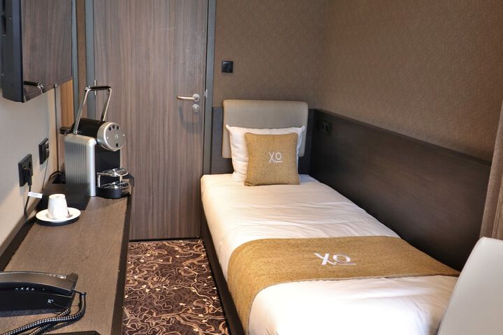 Room 12 of 48