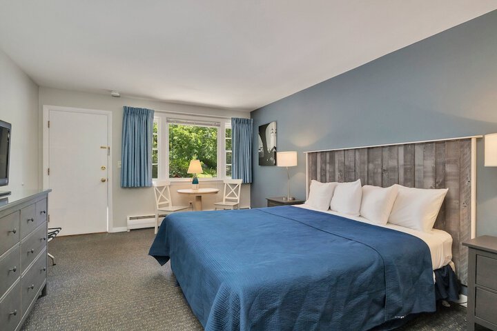 Room 10 of 66