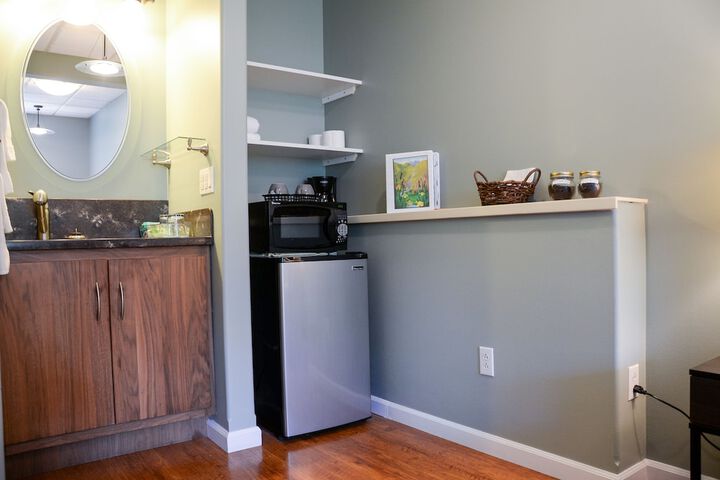 Room 4 of 61