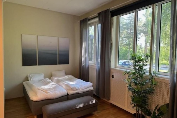 Room 2 of 7