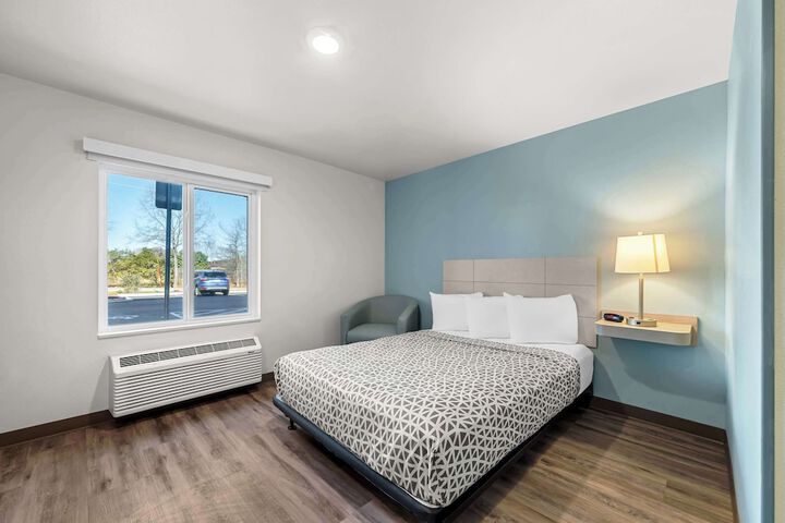 1 Queen Bed Suite (22 of 22)