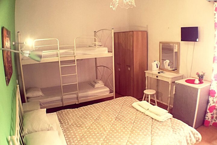 Room 6 of 72