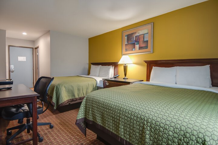 1 Queen Bed (18 of 18)