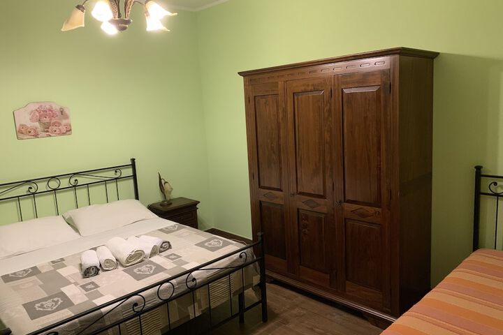 Room 21 of 38
