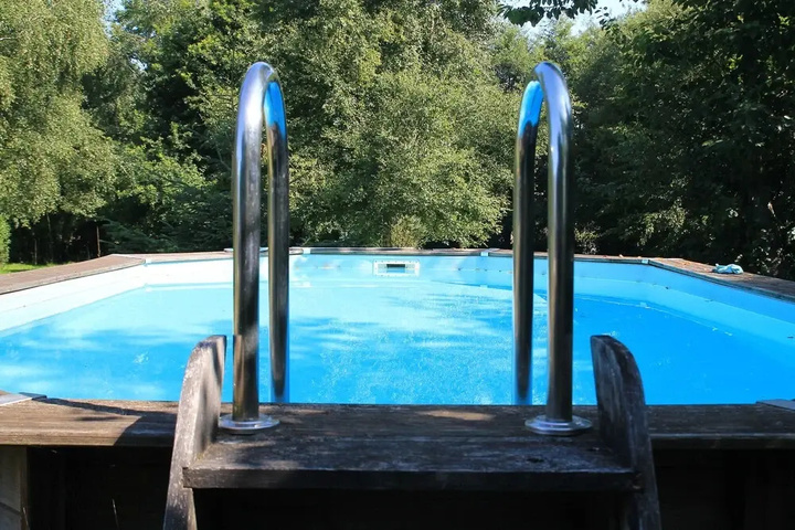 Pool 14 of 17