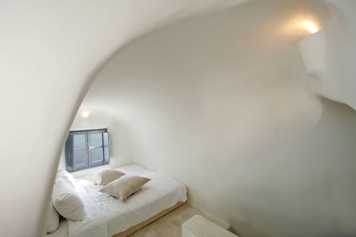 Room 15 of 158