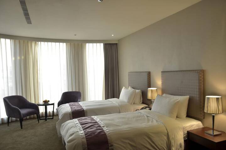 Room 13 of 48