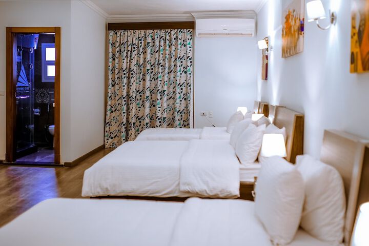 Room 38 of 139