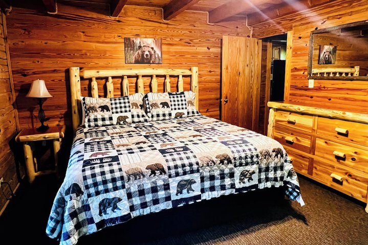 Room 104 of 299