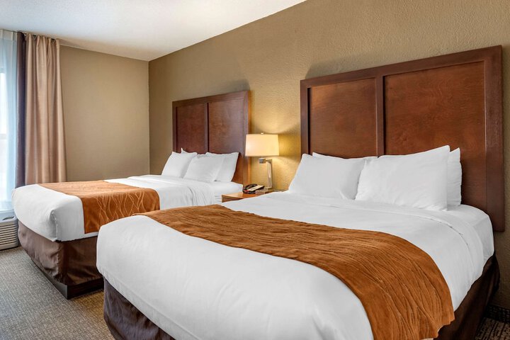 2 Queen Beds (4 of 10)