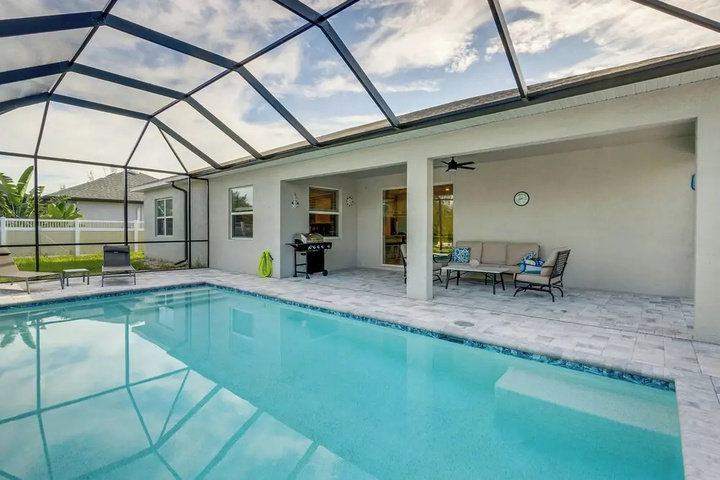Pool 13 of 21
