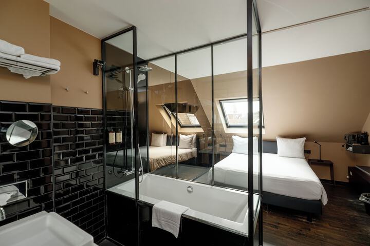 Room 40 of 119