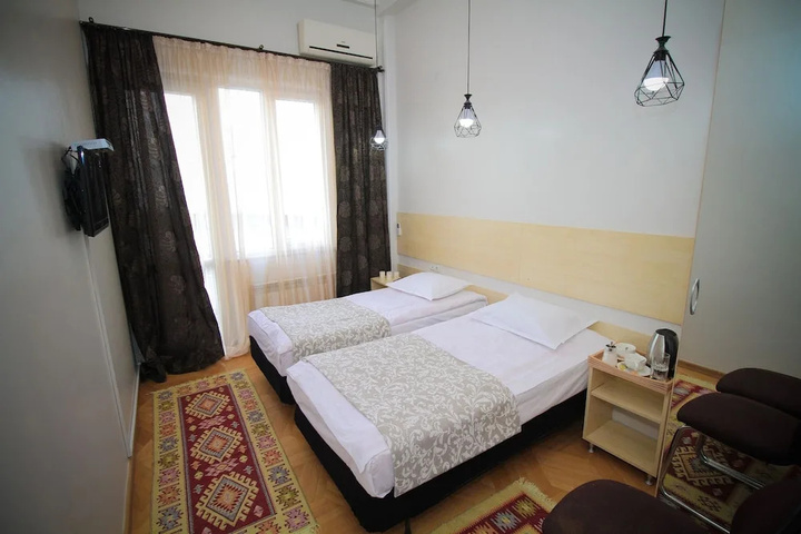 Room 4 of 19