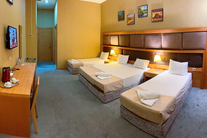 Room 25 of 53