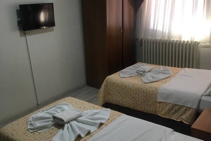 Room 5 of 10