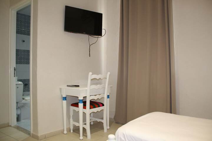 Room 21 of 153
