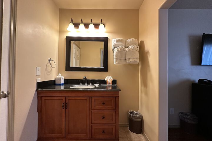 Room 32 of 42
