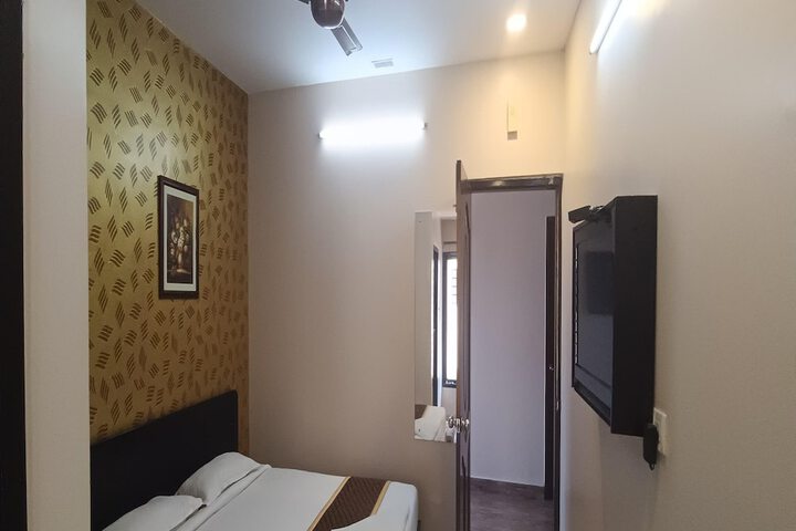 Room 11 of 22