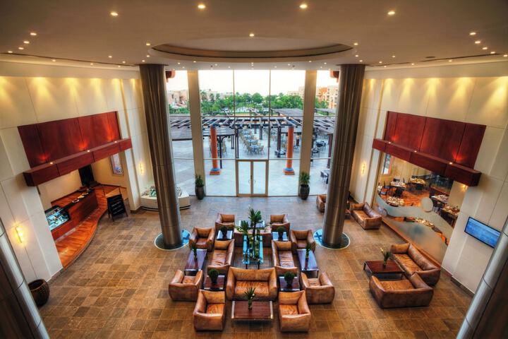 Hotel 2 of 132