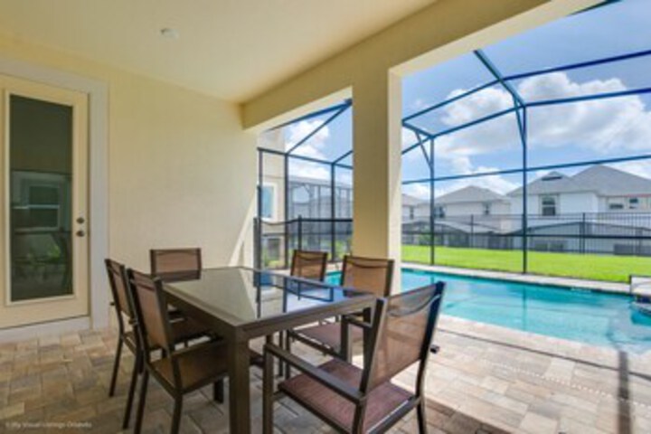 Terrace/Patio 5 of 136