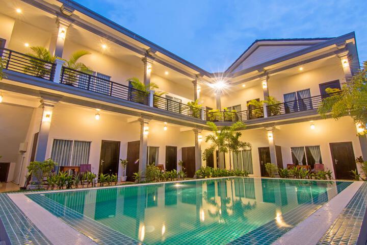 Pool 6 of 7