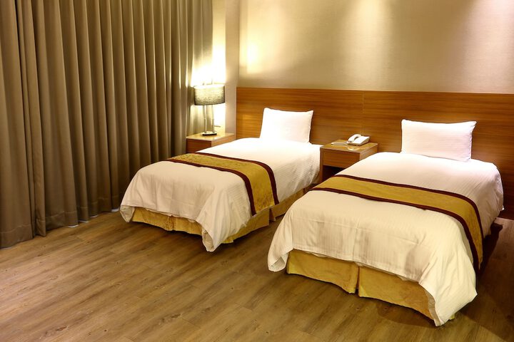 Room 5 of 30