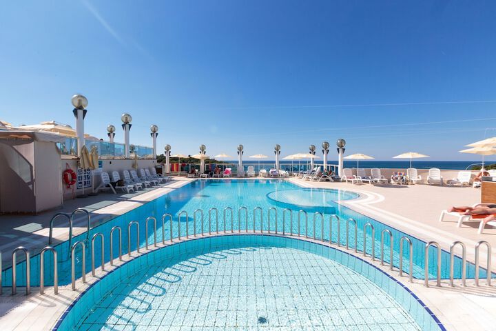 Pool Hotel