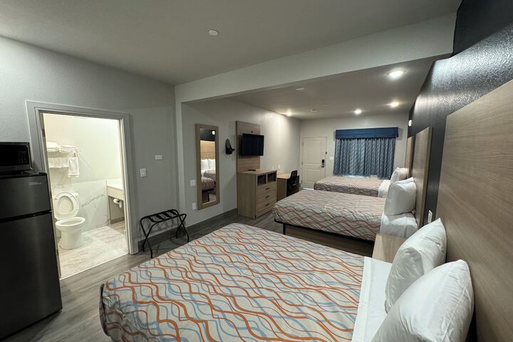 Room 7 of 15