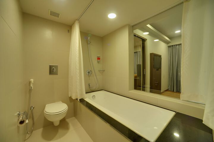 Room 19 of 33