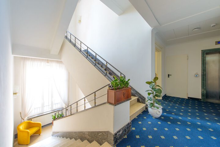 Ballroom/Hall 52 of 70