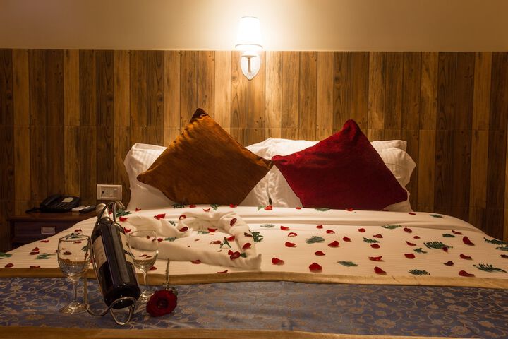 Room 15 of 76