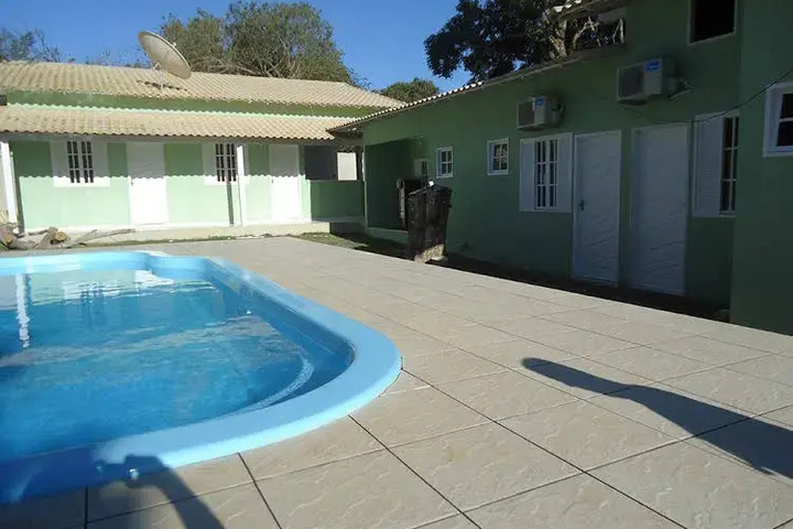 Pool 9 of 13