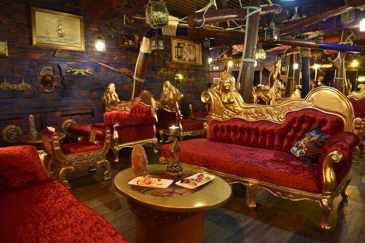 Lounge 89 of 115