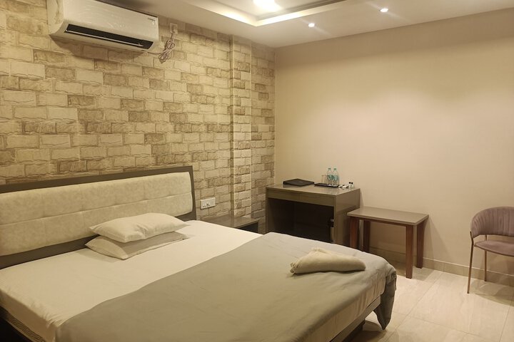 Room 19 of 81