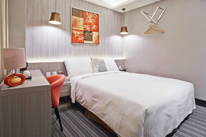 Room 7 of 47