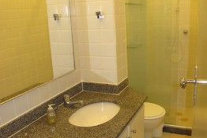Room 4 of 20