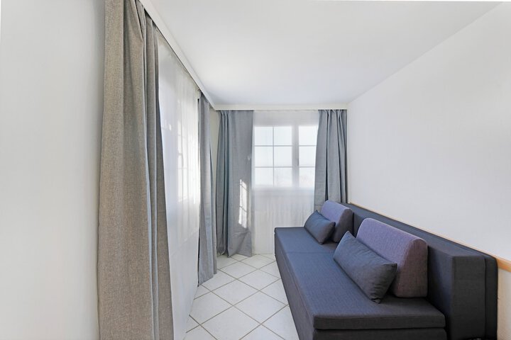 Room 44 of 62