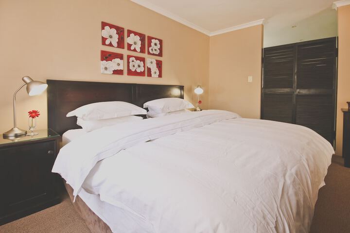 Room 3 of 27