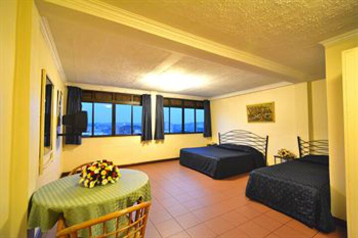 Room 8 of 13