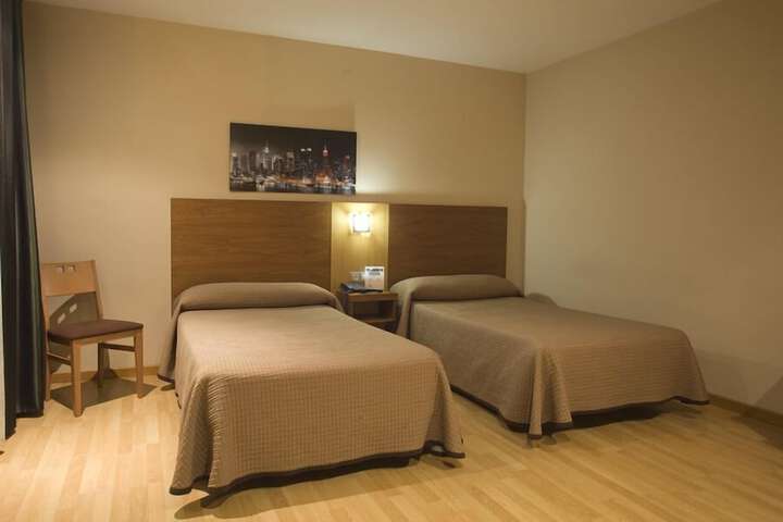 Room 4 of 29