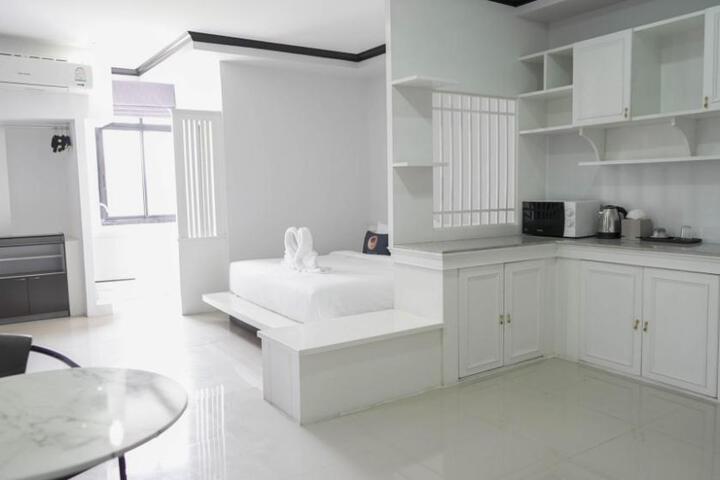 RoomQuest Nichada ISB International