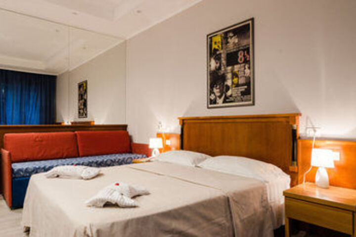 Room 35 of 44