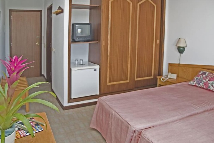 Room 7 of 51