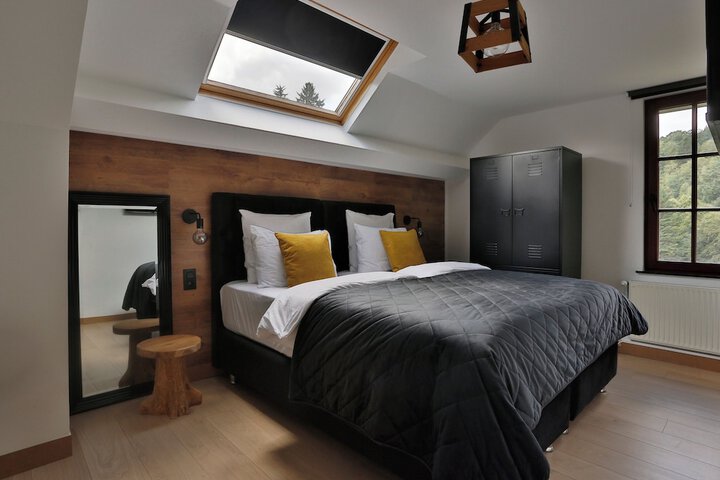 Room 5 of 21