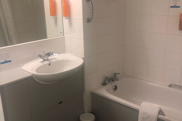 Room 13 of 19
