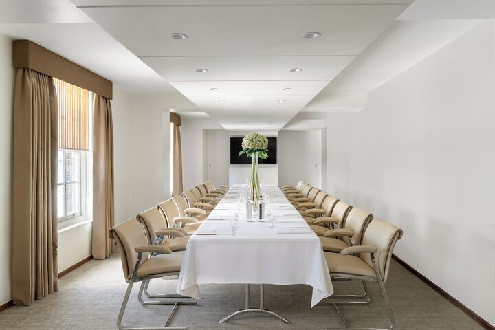 Business Center 202 of 250
